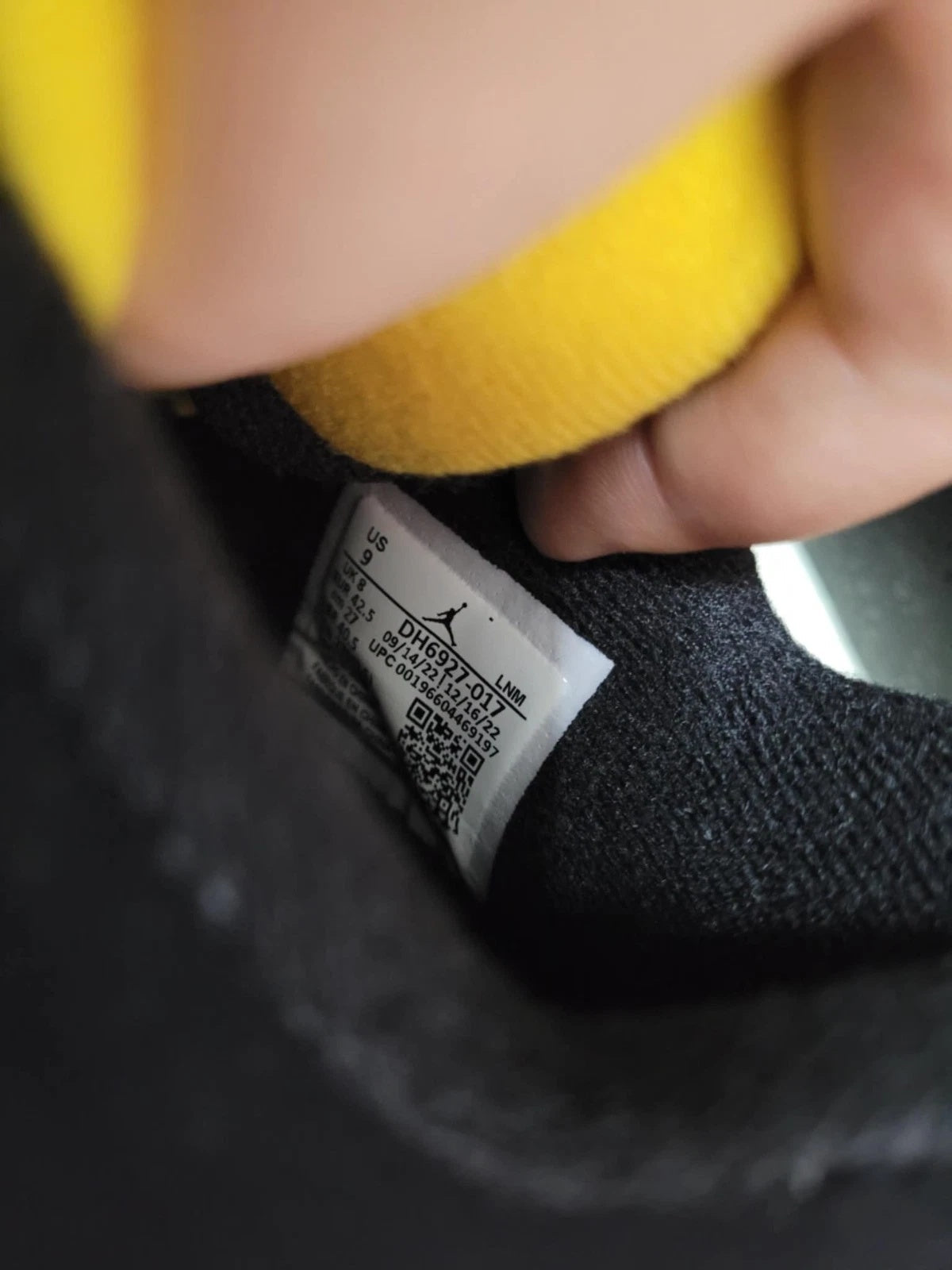 Nike Air Jordan 4 Retro Thunder (2023) – DH6927-017