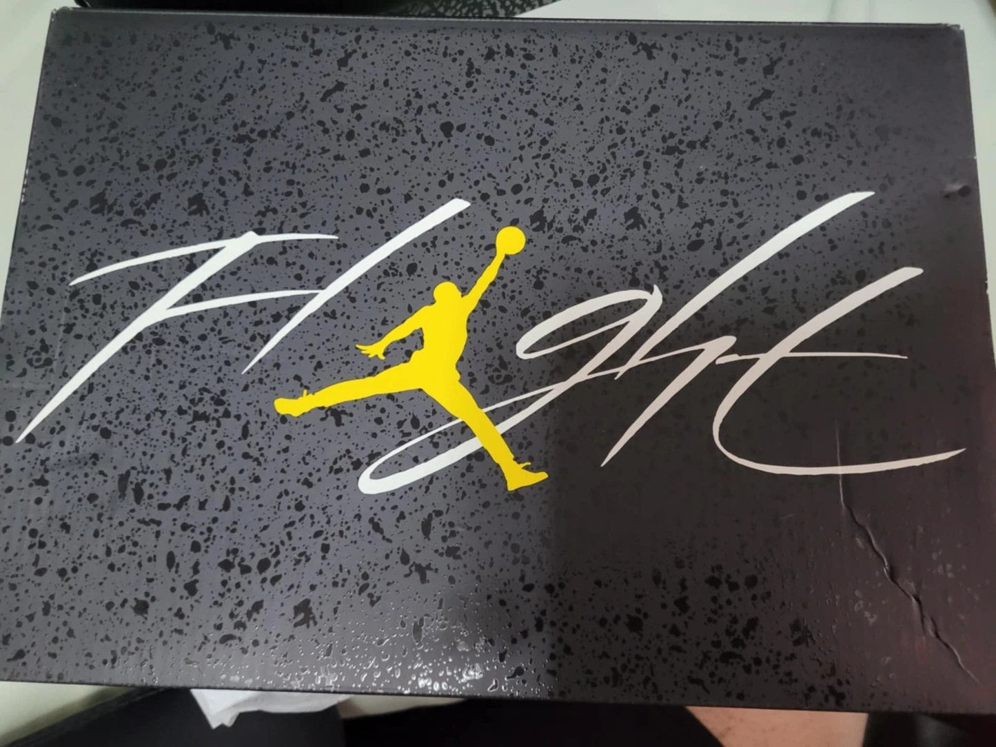 Nike Air Jordan 4 Retro Thunder (2023) – DH6927-017